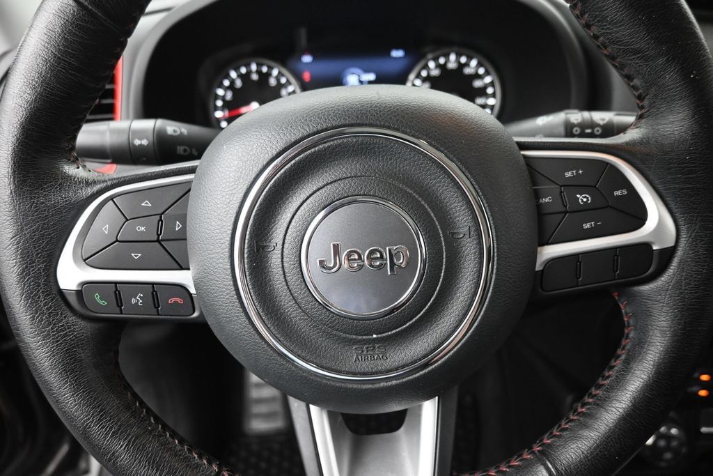 Used 2020 Jeep Renegade Trailhawk w/ Premium Leather Group AWD/4WD image 17