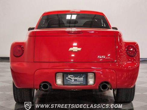 Used 2003 Chevrolet SSR w/ Preferred Equipment Group image 10