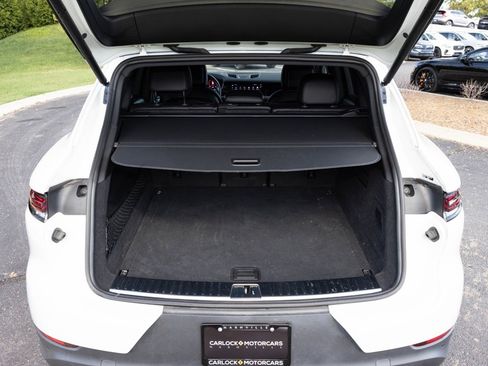Used 2024 Porsche Cayenne image 36
