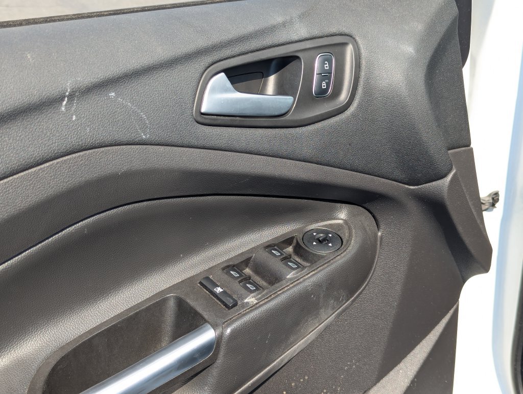 Used 2017 Ford Escape SE AWD/4WD image 25