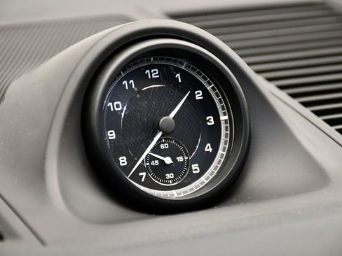 Used 2025 Porsche Macan image 28