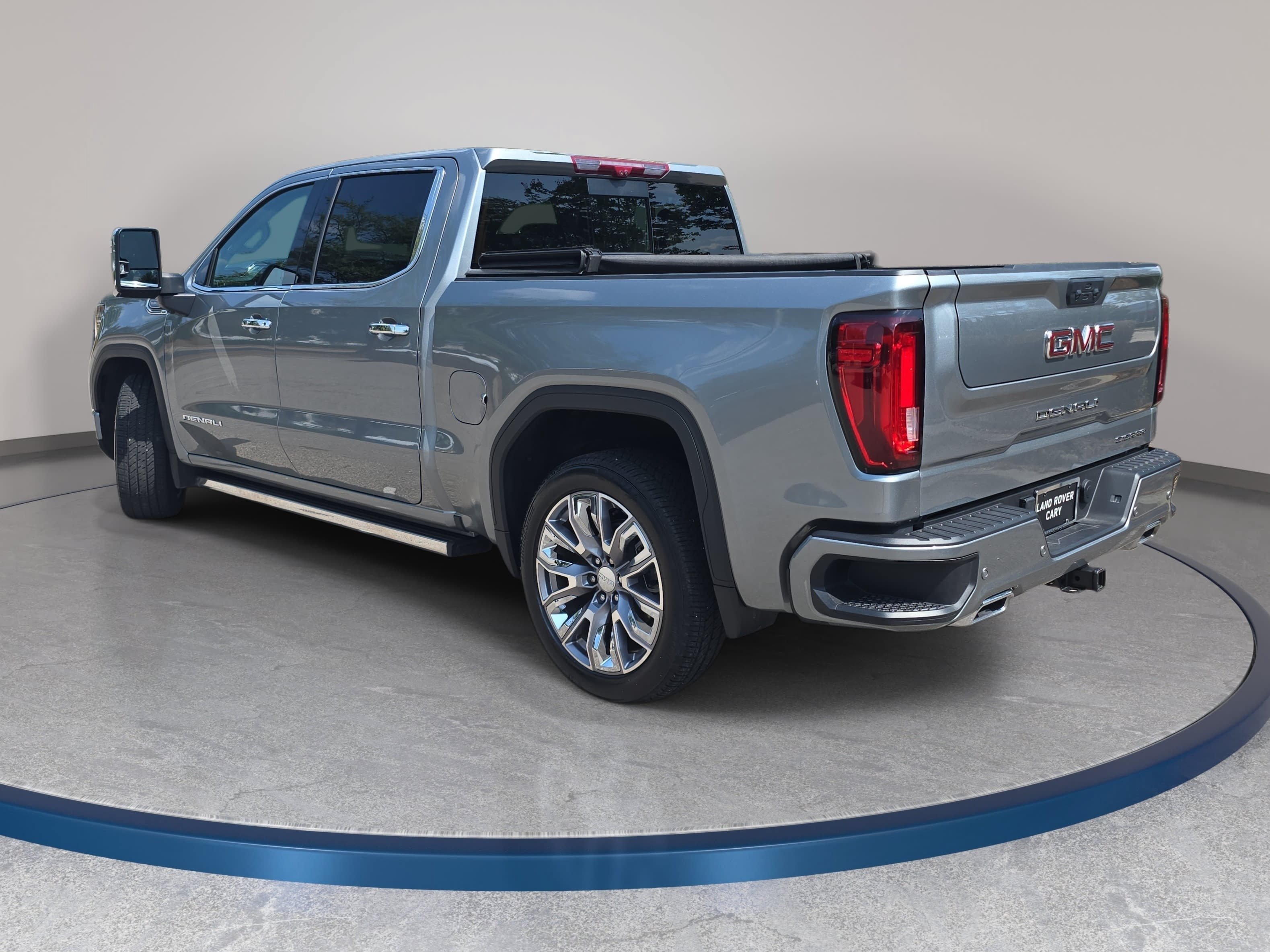 Used 2025 GMC Sierra 1500 Denali w/ Denali Reserve Package AWD/4WD image 7