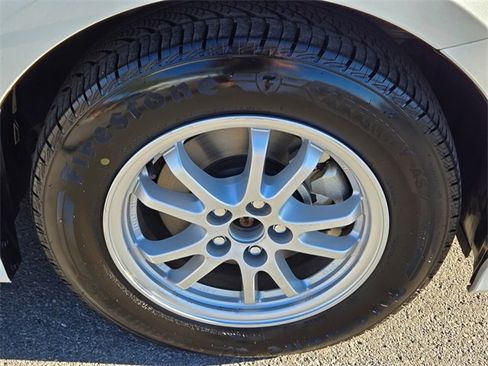 Used 2022 Toyota Prius Prime XLE image 9