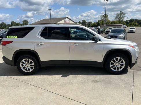 Used 2019 Chevrolet Traverse LS w/ LPO, Floor Liner Package FWD image 4