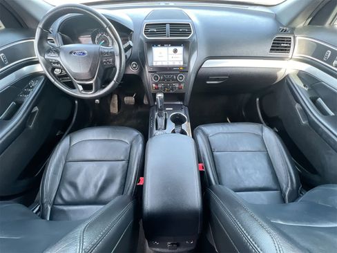 Used 2017 Ford Explorer XLT w/ Equipment Group 202A image 15