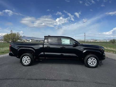 New 2025 Toyota Tacoma SR5 image 4
