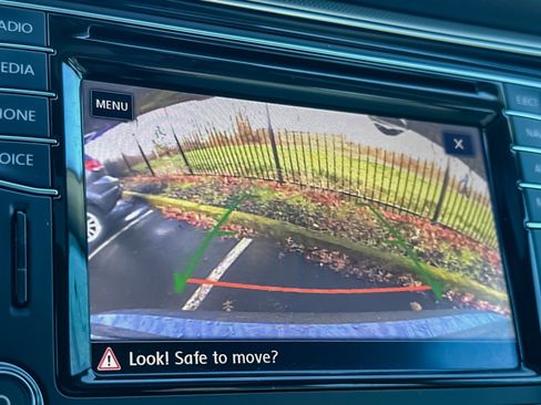 Used 2018 Volkswagen Passat 2.0T SE image 19