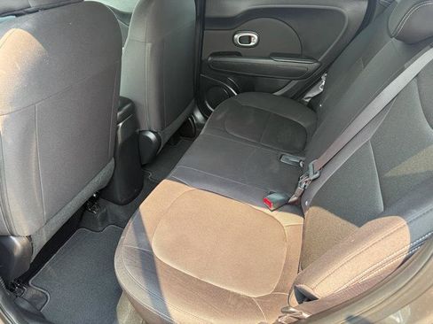 Used 2015 Kia Soul FWD image 9