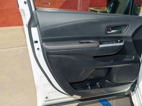 Used 2025 Toyota Sienna XSE w/ XSE Plus Package image 28