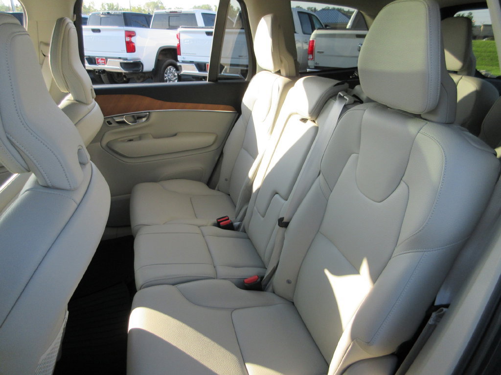 Used 2022 Volvo XC90 T6 Momentum w/ Advanced Package AWD/4WD image 23