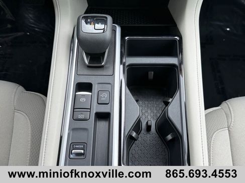 Used 2024 Nissan Pathfinder SV FWD image 22