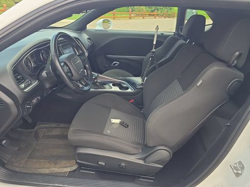 Used 2022 Dodge Challenger R/T RWD image 10