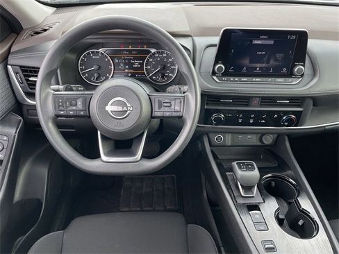 Used 2023 Nissan Rogue S image 10