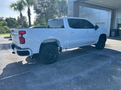 Used 2023 Chevrolet Silverado 1500 LT AWD/4WD image 3