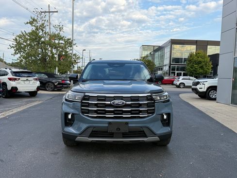 Used 2025 Ford Explorer Active w/ Active Comfort Package image 6