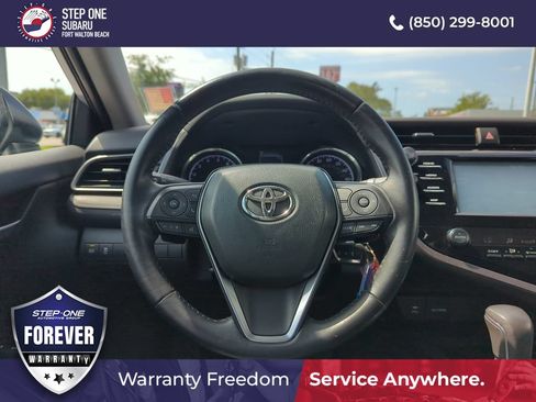 Used 2019 Toyota Camry SE FWD image 17