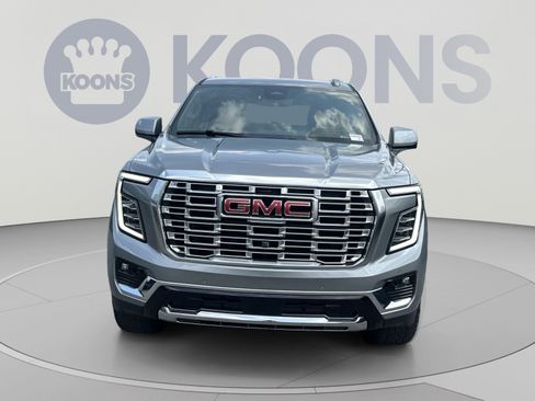 Used 2025 GMC Yukon XL Denali AWD/4WD image 19