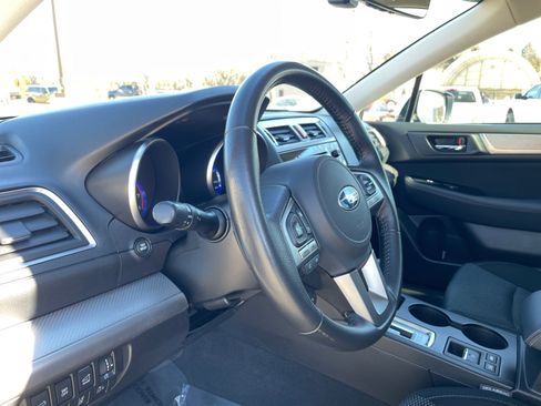 Used 2017 Subaru Outback 2.5i Premium image 24