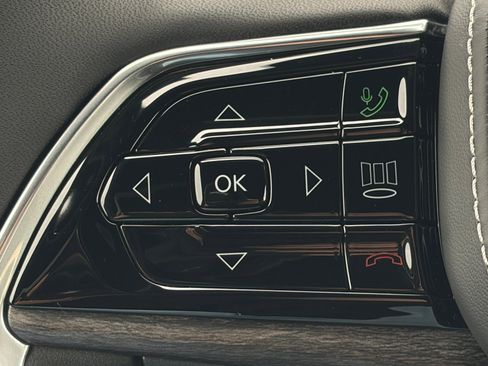 New 2025 Jeep Grand Cherokee Overland w/ Luxury Tech Group IV image 33