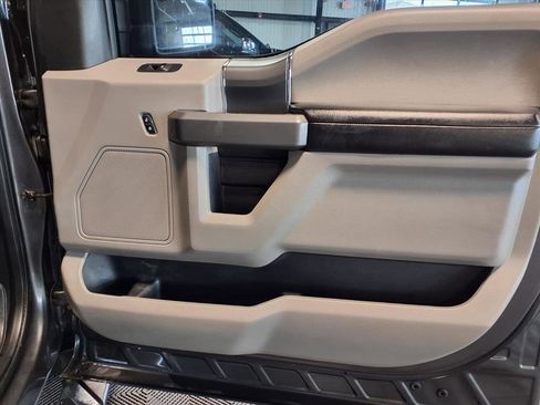 Used 2018 Ford F150 XLT w/ Equipment Group 302A Luxury image 13