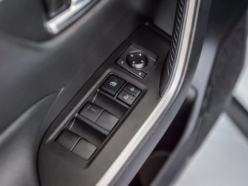 Used 2021 Toyota RAV4 XLE w/ Convenience Package FWD image 45