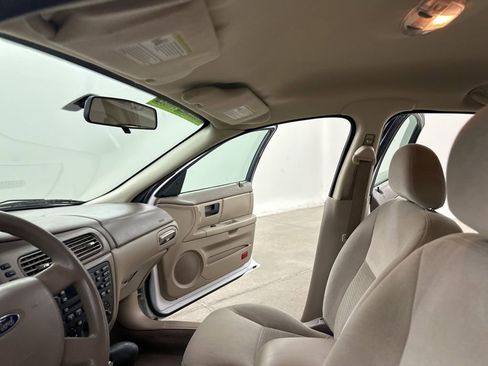 Used 2004 Ford Taurus SES image 31