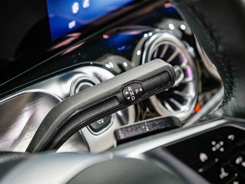 Used 2026 Mercedes-Benz GLB 250 image 21