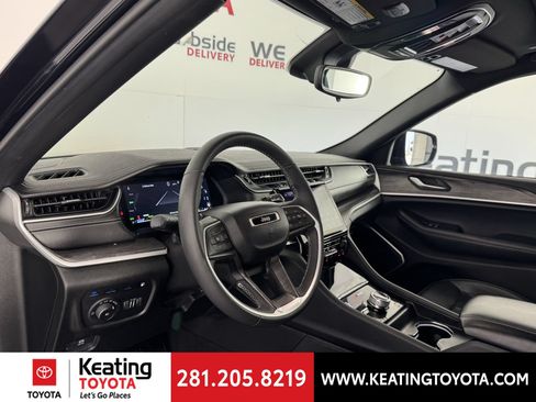 Used 2024 Jeep Grand Cherokee Limited 4xe AWD/4WD image 13