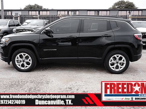 New 2026 Jeep Compass Latitude image 2