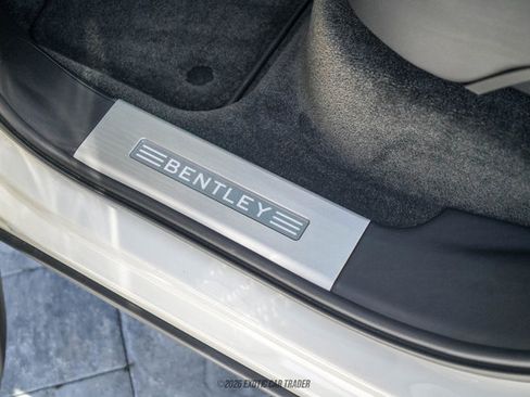 Used 2021 Bentley Bentayga AWD/4WD image 97