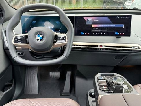 New 2026 BMW iX xDrive45 image 25
