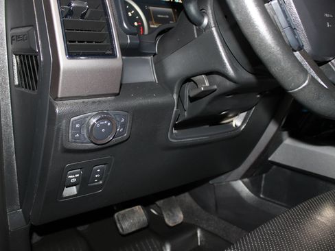 Used 2019 Ford F150 XLT w/ Equipment Group 302A Luxury AWD/4WD image 26