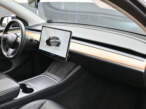 Used 2023 Tesla Model Y Long Range AWD/4WD image 27