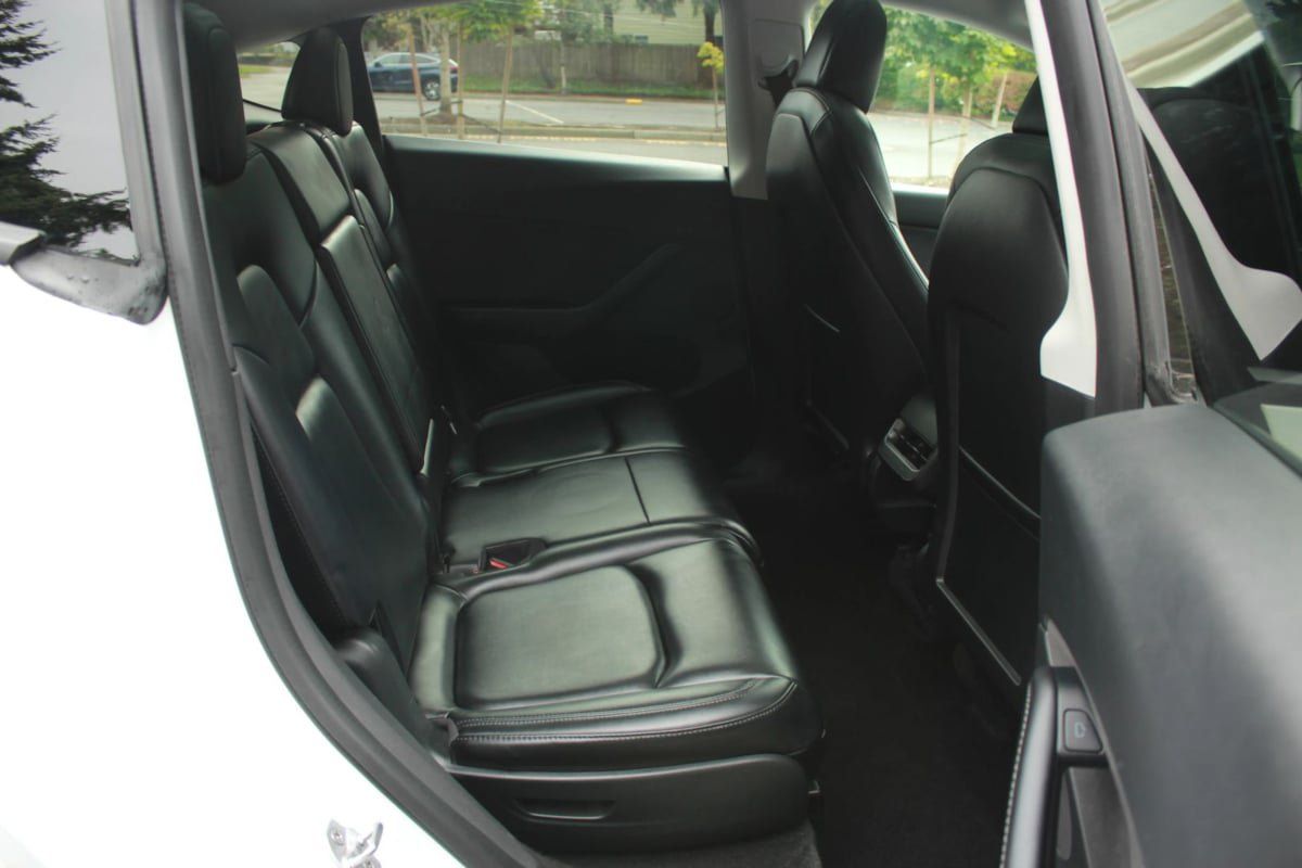Used 2022 Tesla Model Y Long Range AWD/4WD image 22
