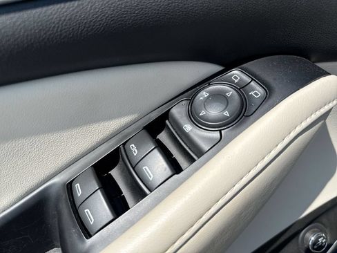 Used 2024 Buick Enclave Essence w/ Experience Buick Package AWD/4WD image 13