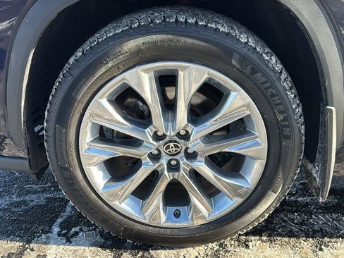 Used 2020 Toyota Highlander Limited image 9