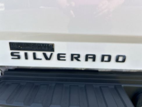 Used 2015 Chevrolet Silverado 2500 High Country w/ Duramax Plus Package image 5