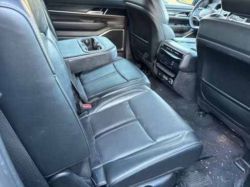 Used 2024 Jeep Wagoneer L Series II w/ Flexible Seating Group RWD image 6