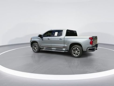 Used 2025 Chevrolet Silverado 1500 High Country w/ Technology Package AWD/4WD image 7