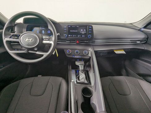 New 2026 Hyundai Elantra SE image 14