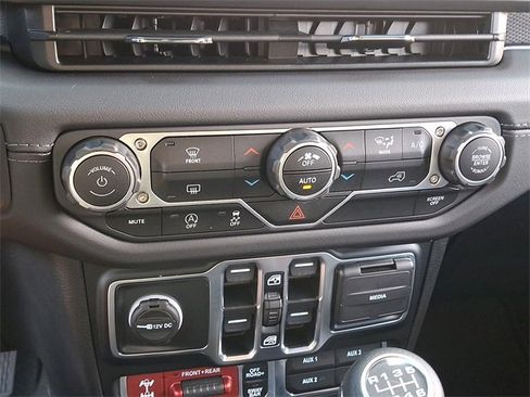 Certified 2024 Jeep Wrangler Unlimited Rubicon image 16