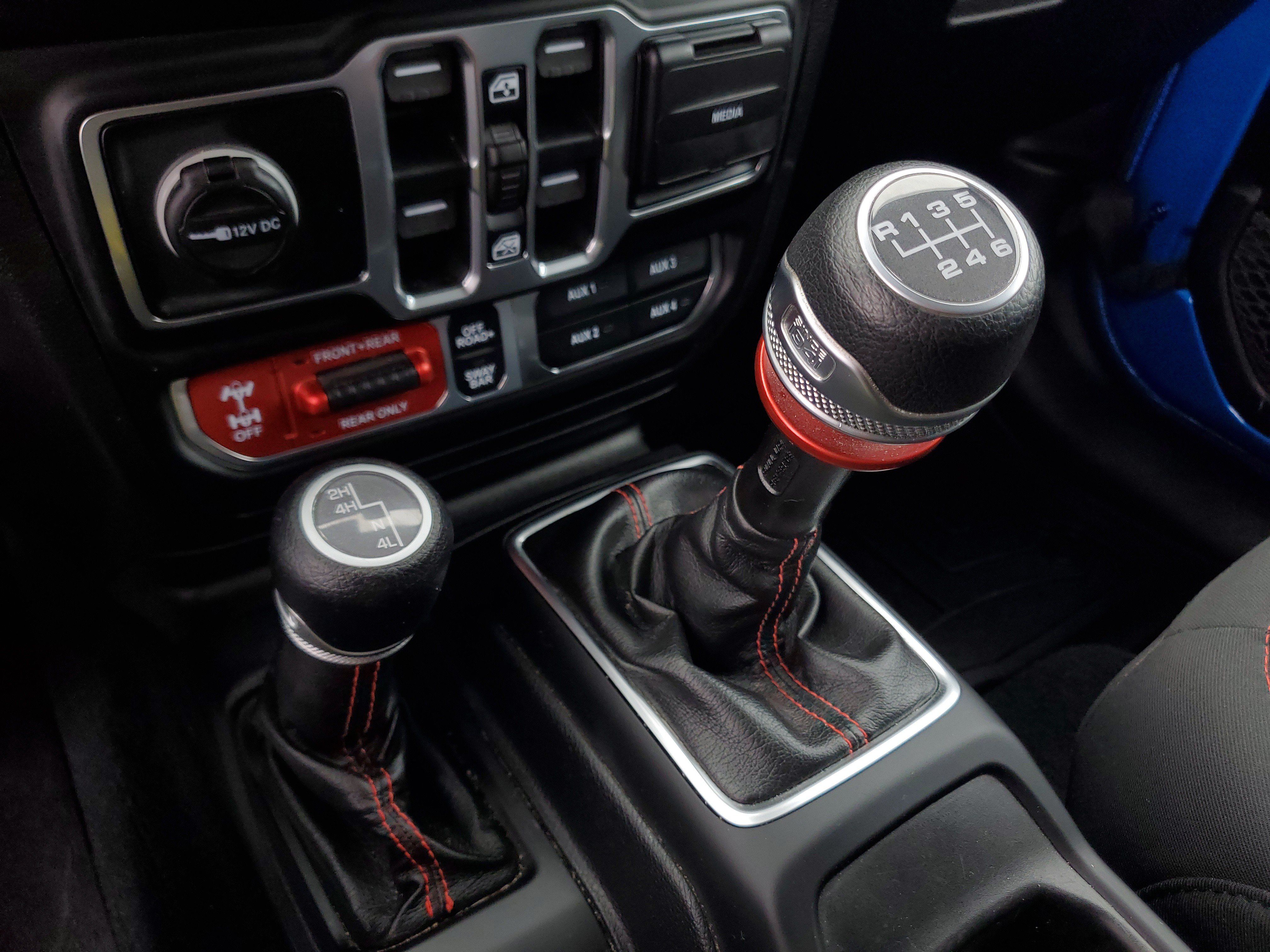Used 2021 Jeep Wrangler Unlimited Rubicon w/ Dual Top Group AWD/4WD image 33