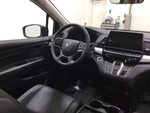 Used 2025 Honda Odyssey EX-L image 13