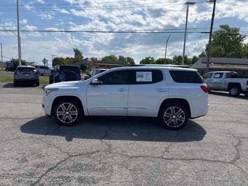 Used 2019 GMC Acadia Denali w/ Technology Package FWD image 2