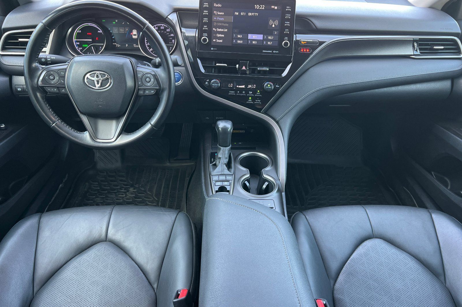 Used 2022 Toyota Camry XSE FWD image 18