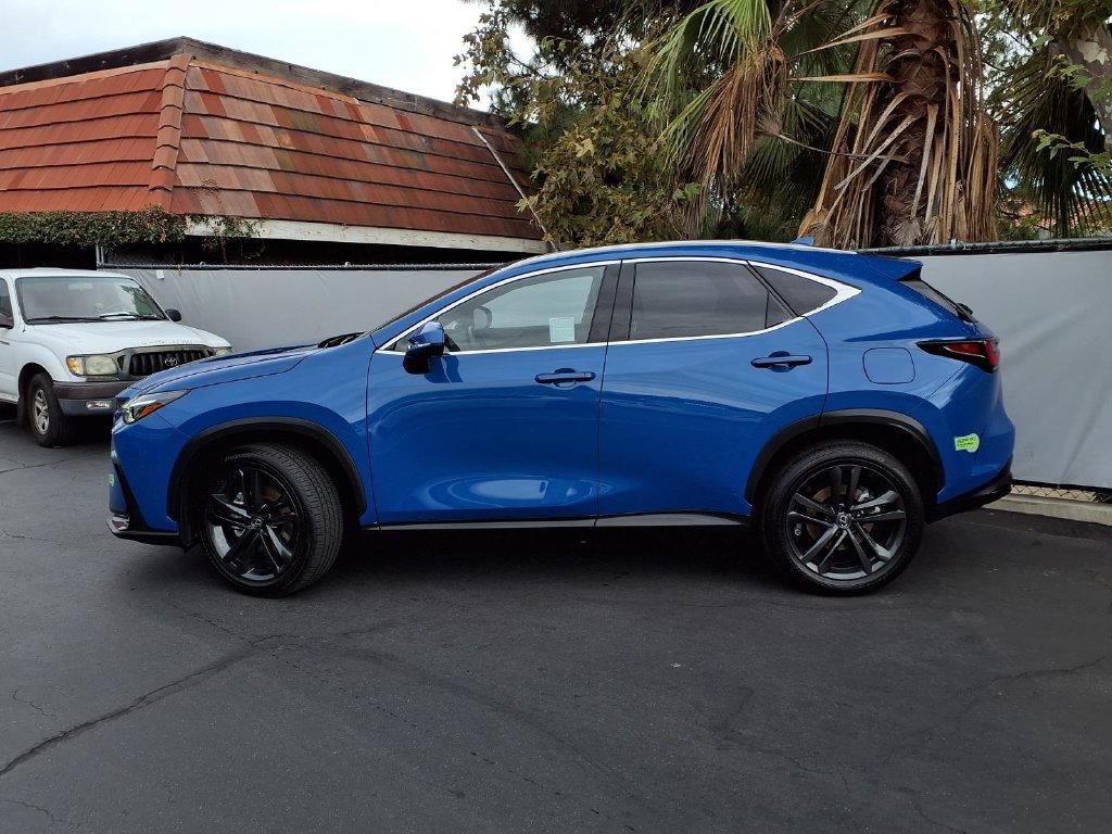 Used 2024 Lexus NX 450h+ AWD w/ Vision Package image 4