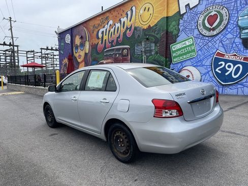 Used 2010 Toyota Yaris Sedan FWD image 3