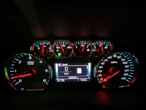 Used 2018 Chevrolet Tahoe Premier AWD/4WD image 15