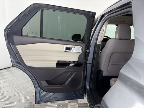 Used 2021 Ford Explorer Platinum w/ Equipment Group 601A AWD/4WD image 12