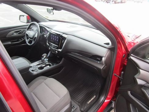 Used 2023 Chevrolet Traverse LT image 29